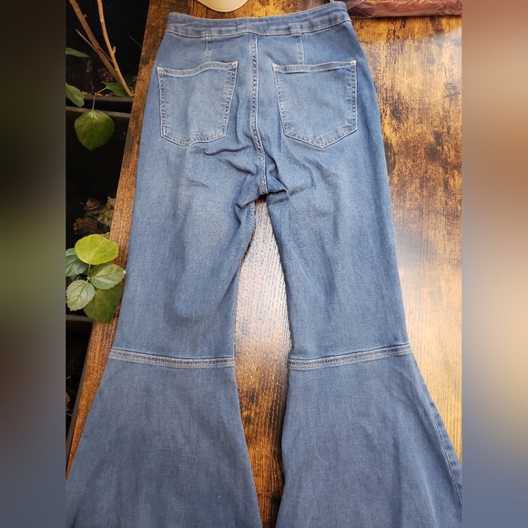 Free People 25x36 TALL custom, high rise, mid wash, bell bottoms, vintage, - Picture 12 of 14